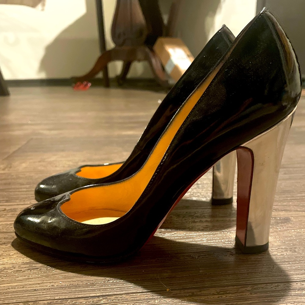 Authentic Louboutin Shiny heels!